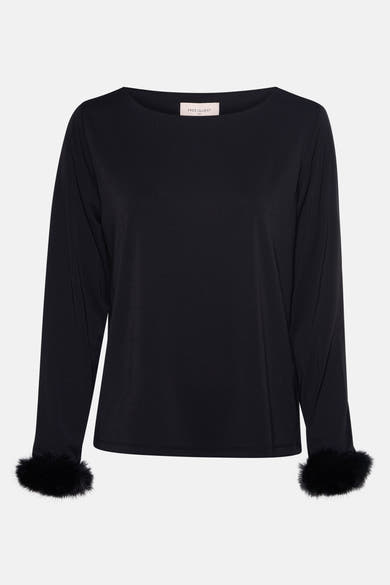 Zwarte blouse met lange mouwen van FREEQUENT met imitatiebontdetails bij de manchetten.