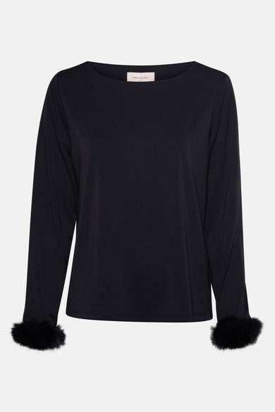 Blouse noire à manches longues de FREEQUENT avec détails en fausse fourrure aux poignets.
