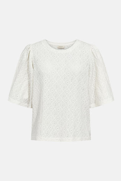 Wit T-shirt met korte mouwen van FREEQUENT, met een ingewikkeld ajourpatroon en pofmouwen.