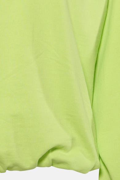 Sweat vert vif en maille côtelée de FREEQUENT, avec des plis naturels.