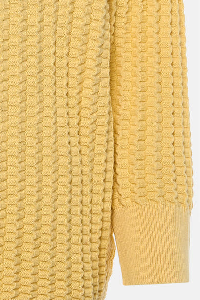 Pull jaune en maille gaufrée de FREEQUENT, avec des manches longues et poignets côtelés unis.
