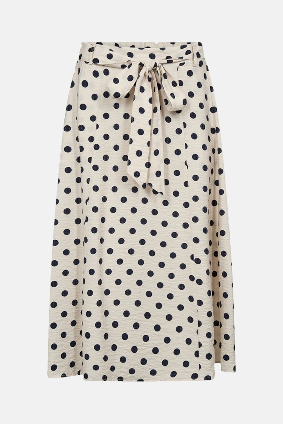 Jupe beige à pois bleu marine de FREEQUENT avec lien à nouer à la taille et texture froissée.
