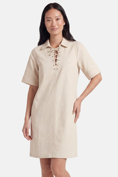 Robe beige de FREEQUENT à col, décolleté en V lacé et manches courtes.