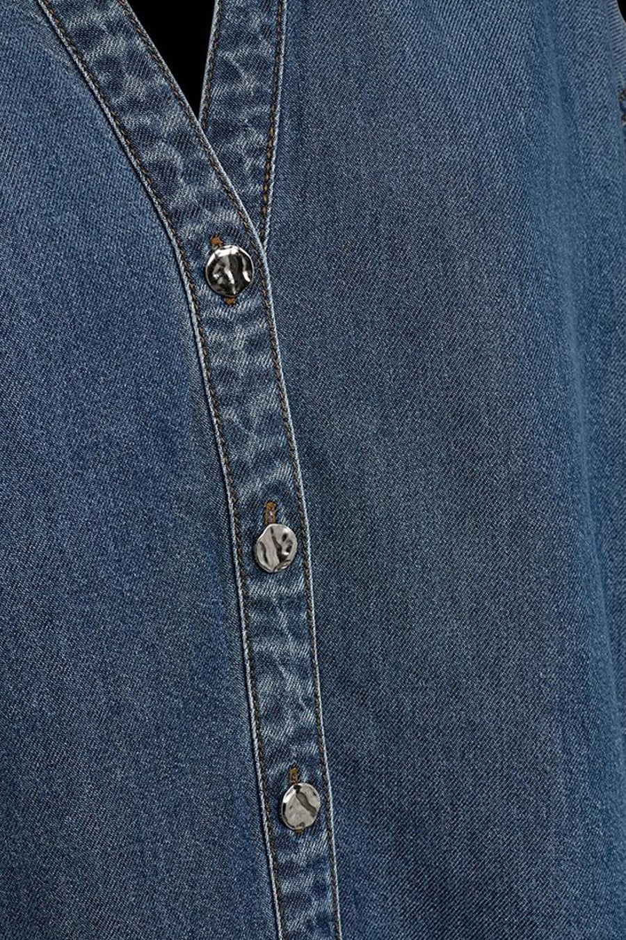 Chemise en jean bleu moyen de FREEQUENT avec patte de boutonnage à boutons argentés texturés.