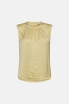 Blouse sans manches jaune de FREEQUENT avec un tissu froissé brillant et un col rond plissé, vue de face.
