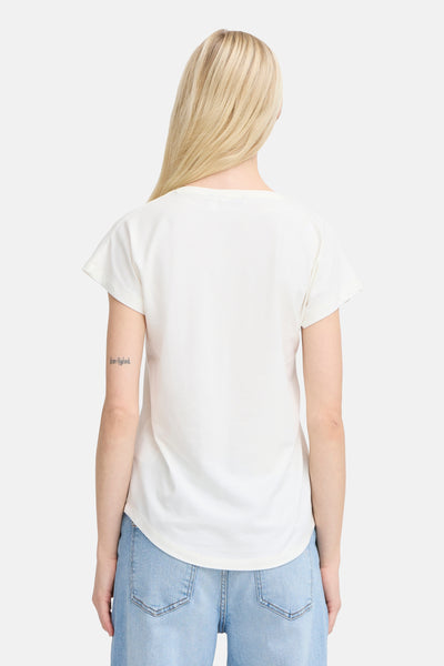 Top uni manches courtes blanc de B.YOUNG, porté avec un jean taille haute, vue de dos.