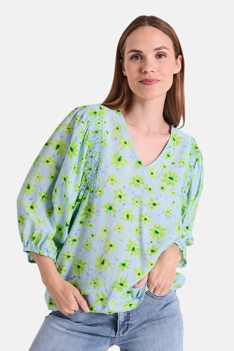 Multikleurige FREEQUENT blouse met pofmouwen, geel bloemenpatroon en geplooide details.