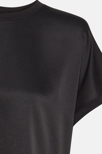 T-shirt noir à manches courtes de B.YOUNG, tissu texturé avec encolure arrondie, coupe ample.
