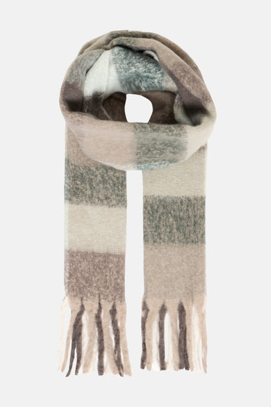 Multikleuren sjaal van B.YOUNG, met vage beige en groene ruiten, opgerold en getextureerd.