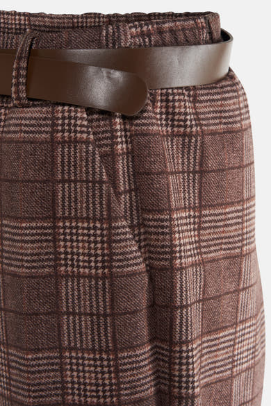 Pantalon de costume brun de Terra di Siena, à carreaux, avec une ceinture marron.