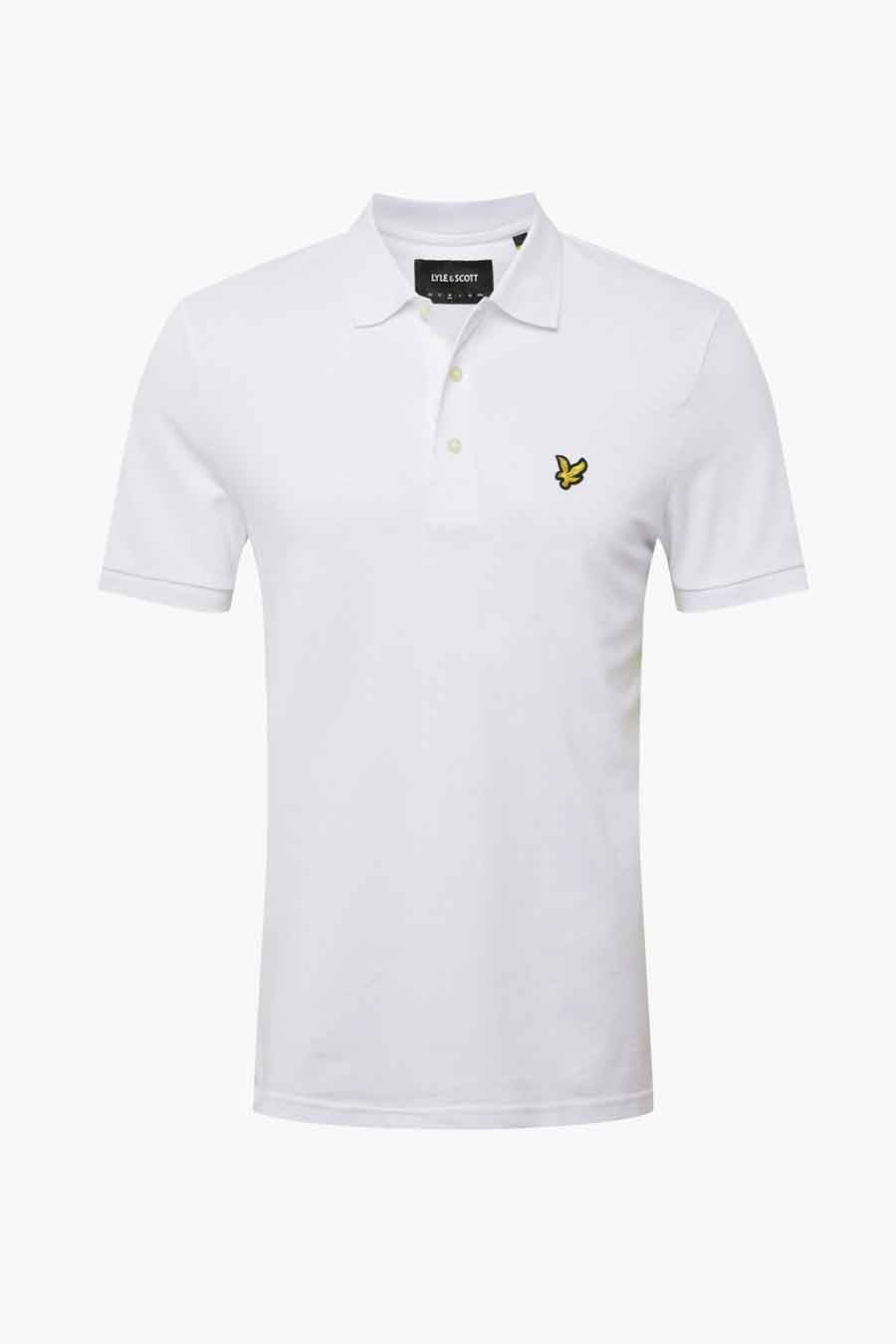 Polo blanc de LYLE & SCOTT avec logo brodé jaune sur la poitrine.