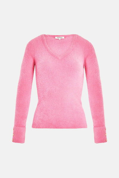 Pull rose à col en V de Morgan de Toi, en maille duveteuse avec des boutons dorés aux poignets.
