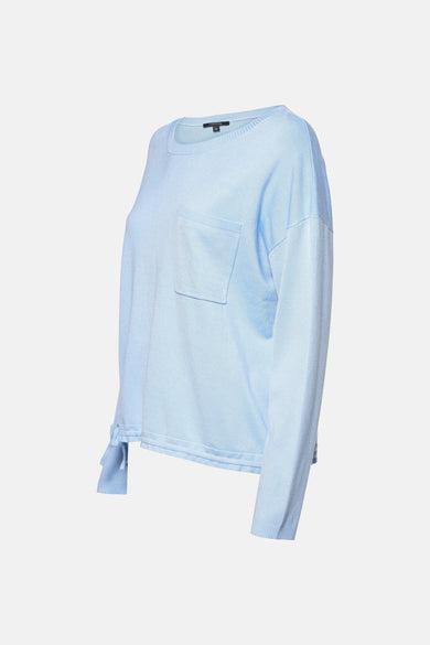 Ronde hals trui blauw van COMMA, met een borstzak en strikdetails aan de zijkant.