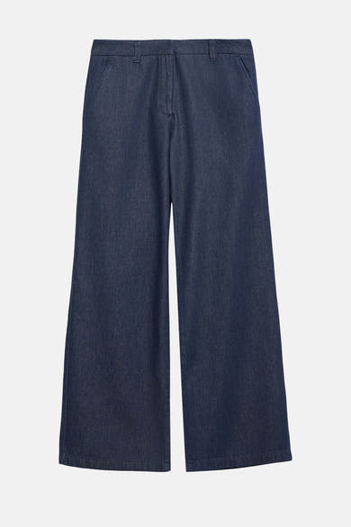 Jean large en denim bleu foncé de COMMA, coupe droite et large, vue frontale sur fond clair