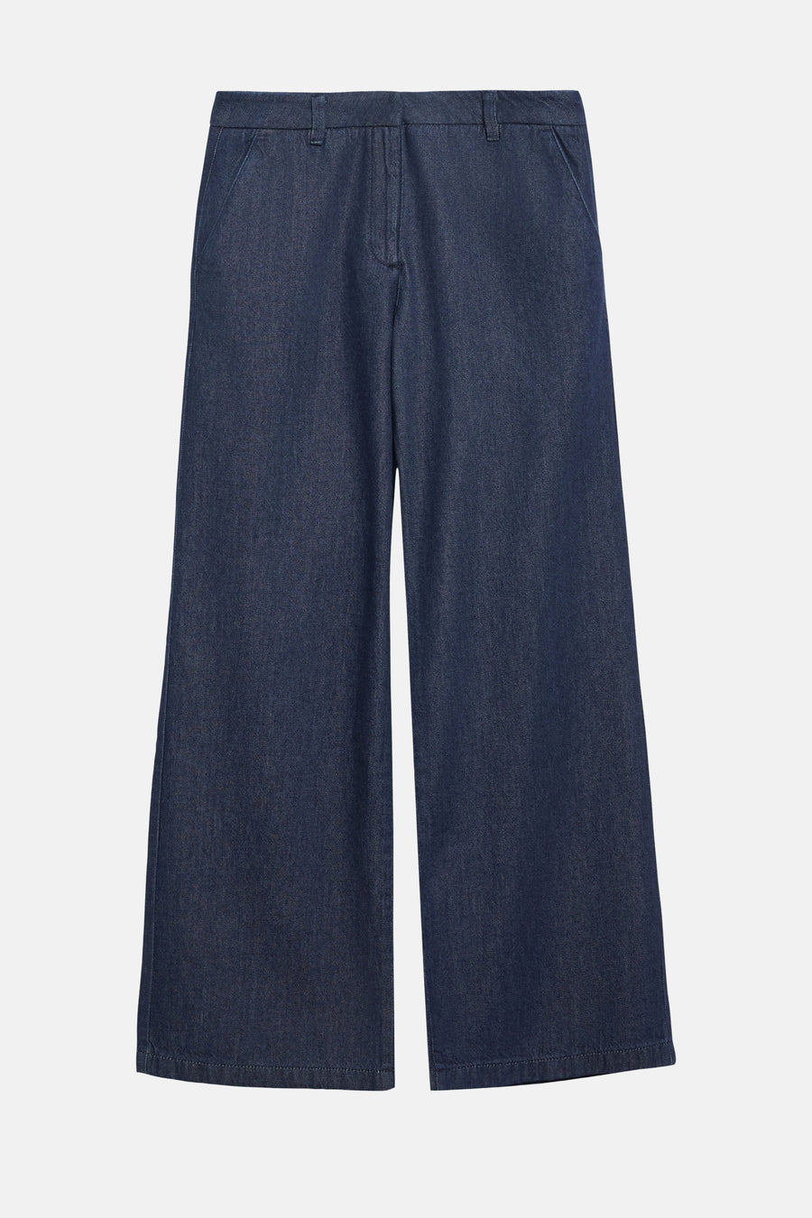 Jean large en denim bleu foncé de COMMA, coupe droite et large, vue frontale sur fond clair