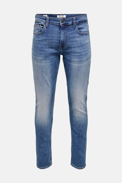Slim jeans in medium blue denim van ONLY & SONS, slim fit, subtiele wassing.