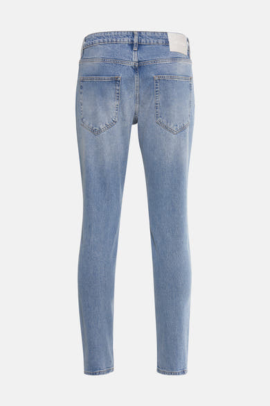 Lichtblauwe skinny jeans van ONLY & SONS, met achterzakken en een zichtbaar merklabel.