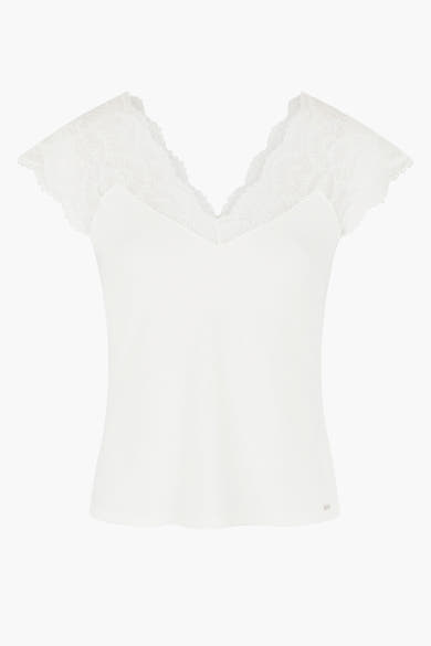 Top blanc de Morgan de Toi, avec encolure en V et dentelle florale sur les épaules.