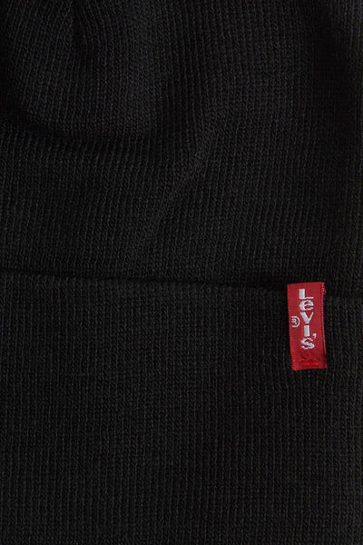 Bonnet noir en maille par Levi's® Accessories avec étiquette rouge logotypée cousue.