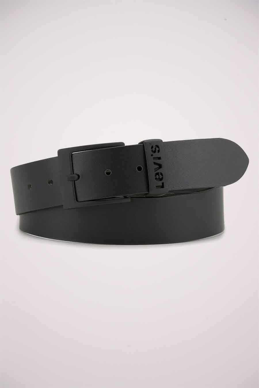 Ceinture noire de Levi's Accessories, avec boucle rectangulaire et logo discret sur le passant.