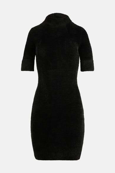 Robe noire à manches courtes de Morgan de Toi, en tricot duveteux et coupe moulante.