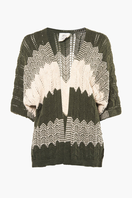 Gilet vert en tricot avec motif géométrique blanc de Terra di Siena, manches trois-quarts, vue frontale