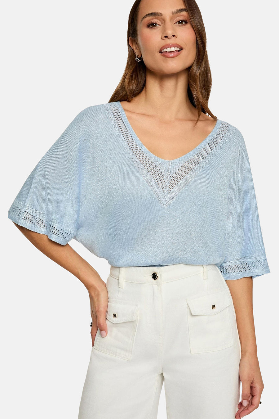Blauw T-shirt met korte mouwen van Morgan de Toi, met uitgesneden details op de mouwen.