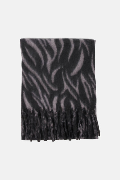 Grijze sjaal van Morgan de Toi met zebraprint en franjedetails.