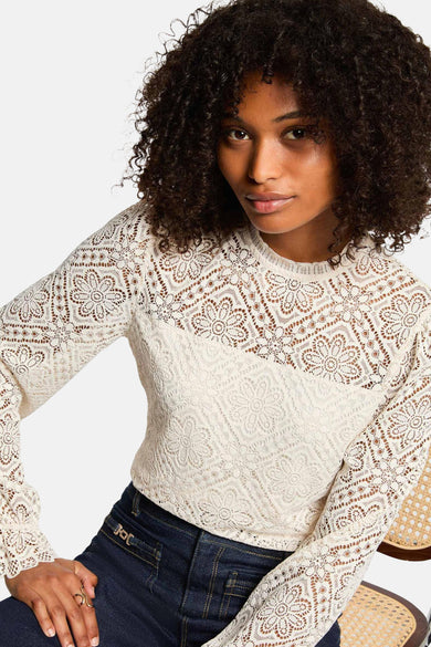 Witte kanten blouse met lange mouwen van Morgan de Toi, bloemenpatroon.