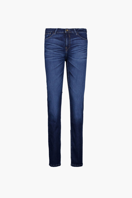 Jean droit en denim bleu foncé de GARCIA, avec délavage subtil et coupe ajustée.
