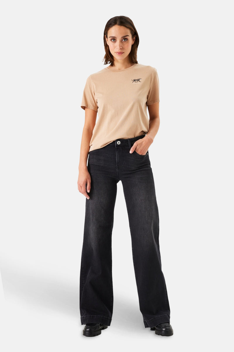 Jean large en denim noir de GARCIA, avec des jambes larges et une coupe taille haute.