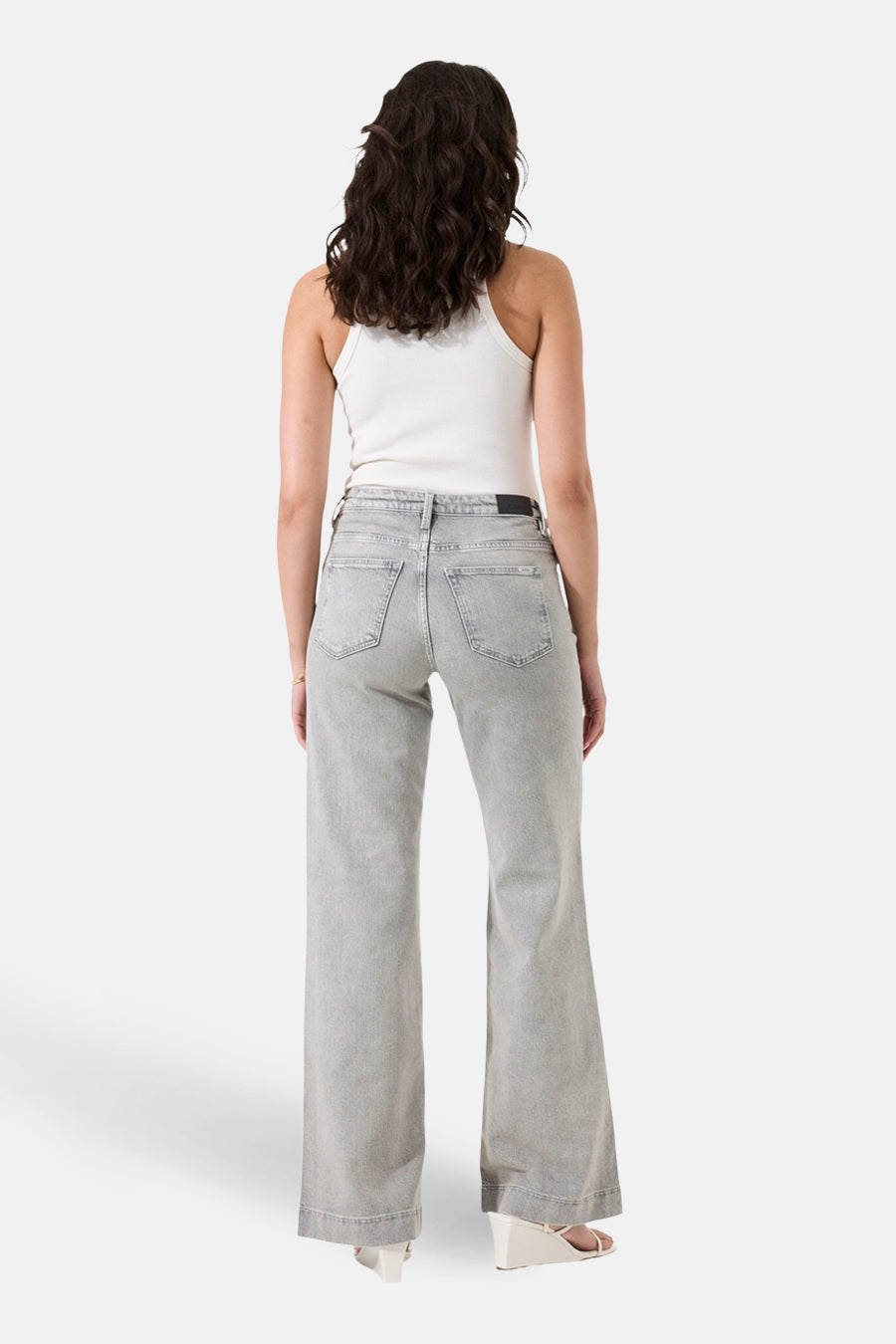 Wijde spijkerbroek in lichtgrijs denim van GARCIA, met een losse pasvorm en hoge taille.