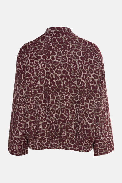 Veste courte bordeaux par Terra di Siena, à motif léopard et à manches longues, vue de dos.