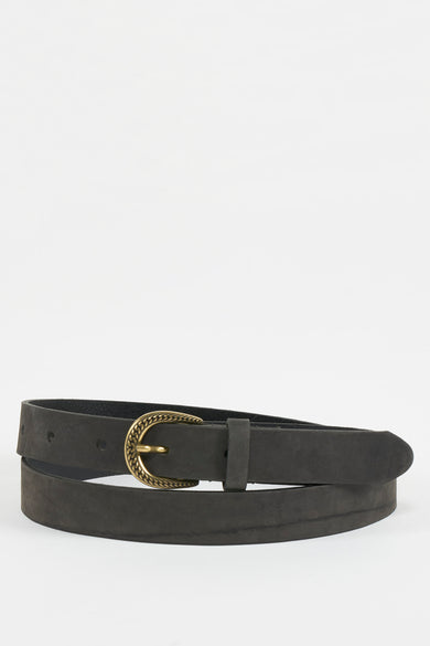 Ceinture noire de Legend avec boucle dorée décorative, enroulée sur fond blanc.