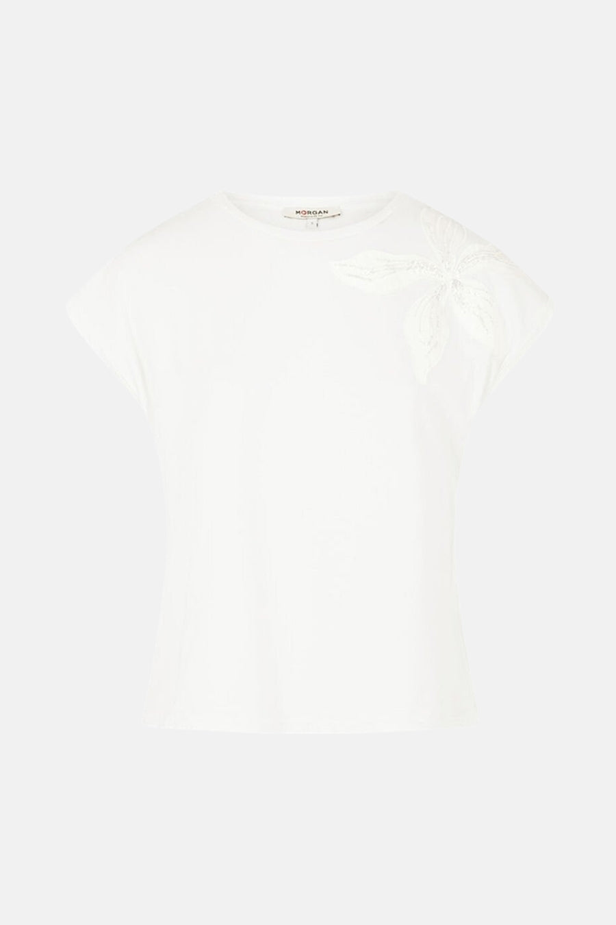T-shirt blanc à manches courtes de Morgan de Toi avec broderie florale ton sur ton sur l'épaule.