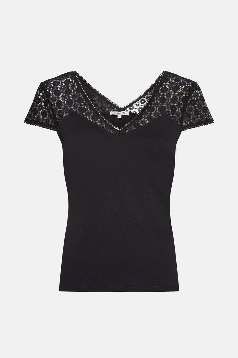T-shirt noir à manches courtes de Morgan, avec dentelle florale à l'encolure en V et aux épaules.
