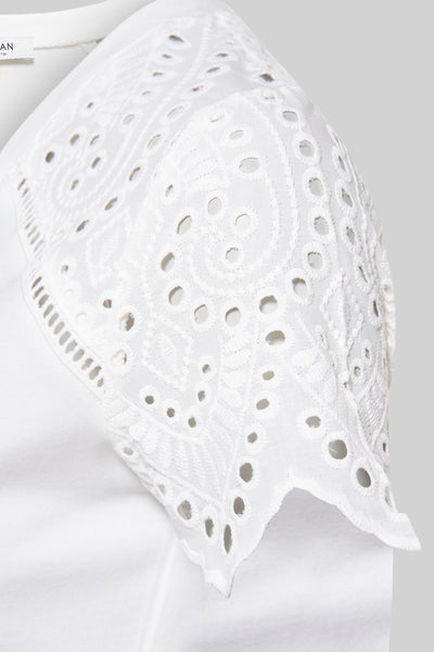 Wit T-shirt met korte mouwen van Morgan de Toi met decoratief ajourwerk op de schouder.