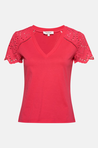 T-shirt rose à manches courtes de Morgan, avec détail ajouré sur les manches.