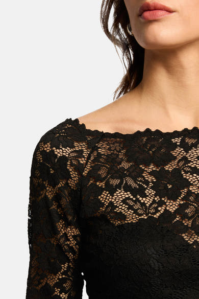 T-shirt à manches longues noir de Morgan de Toi en dentelle florale délicate, encolure bateau.
