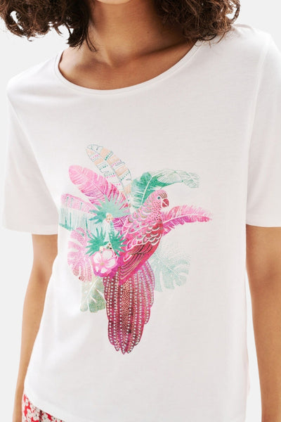 T-shirt à manches courtes blanc de CAROLL avec motif perroquet et feuilles tropicales.