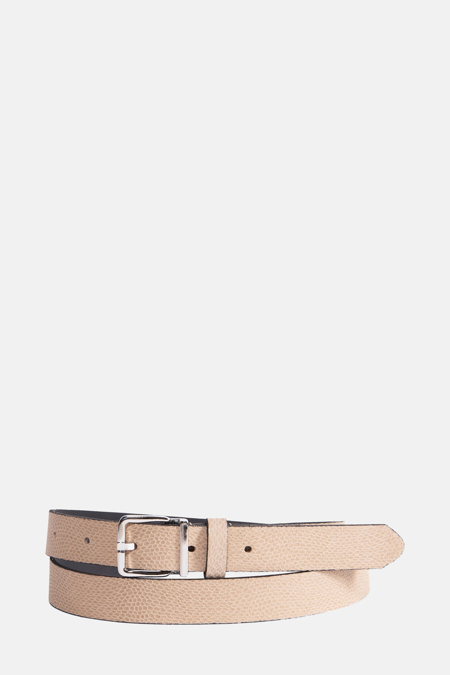 Ceinture beige texturée de Legend, avec boucle argentée, sur fond clair.