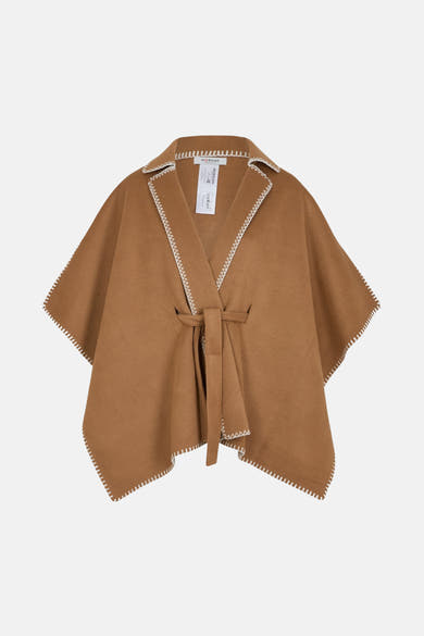 Cognac poncho van Morgan, met contrasterende stikseldetails en bijpassende riem, plat gepresenteerd.