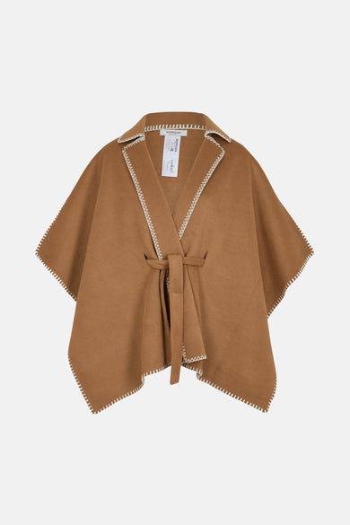 Cognac poncho van Morgan, met contrasterende stikseldetails en bijpassende riem, plat gepresenteerd.