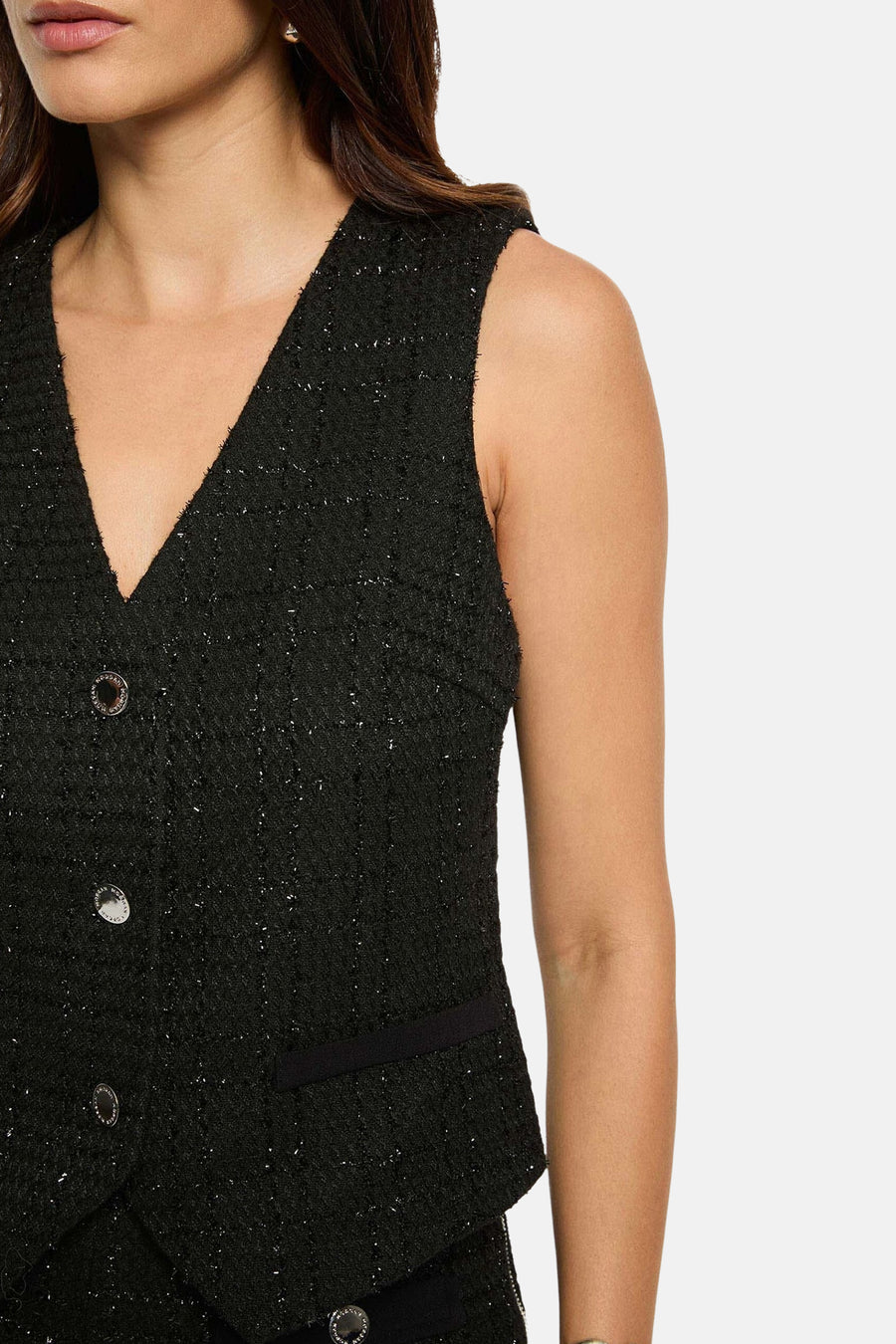 Blazer noir en tweed de Morgan de Toi avec boutons argentés et poche passepoilée, coupe sans manches.