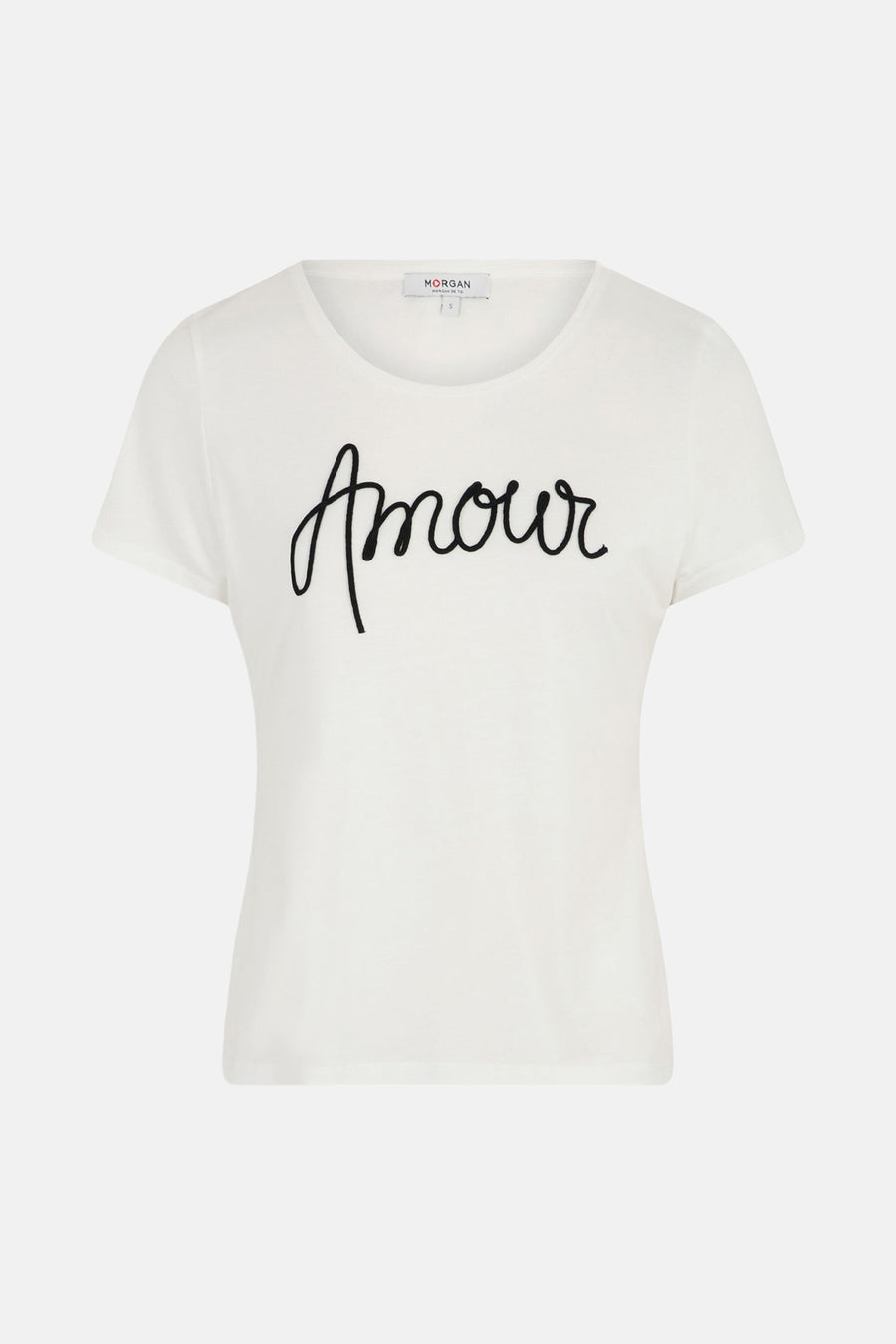 T-shirt blanc avec le mot « Amour » par Morgan de Toi, écriture noire en cursive.