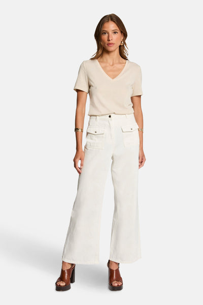 Beige T-shirt met korte mouwen van Morgan de Toi, met een V-hals en discrete strepen.