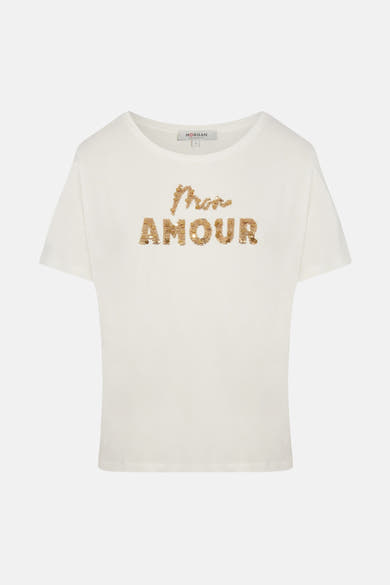 T-shirt blanc à manches courtes de Morgan, orné de sequins dorés formant l'inscription "Mon Amour".
