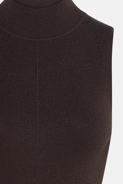 Bruine tanktop van CAROLL in glanzend ribgebreid met opstaande kraag.