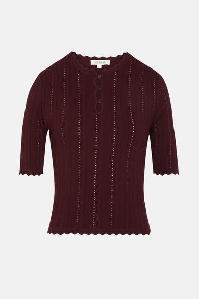 Bordeaux T-shirt met korte mouwen van Morgan de Toi met uitgesneden details en decoratieve knopen.