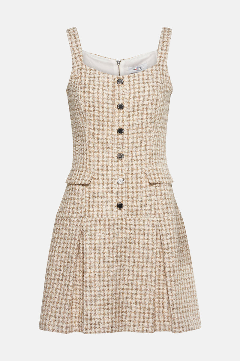 Robe courte écru en tweed de chez Morgan de Toi, avec boutons décoratifs sur le devant et poches plaquées.